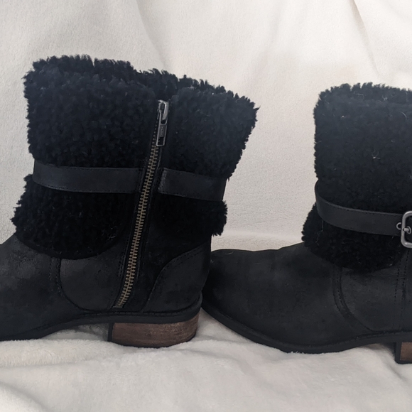 UGG Women's Blayre II Buckle Sheepskin Collared Boot - Picture 5 of 5
